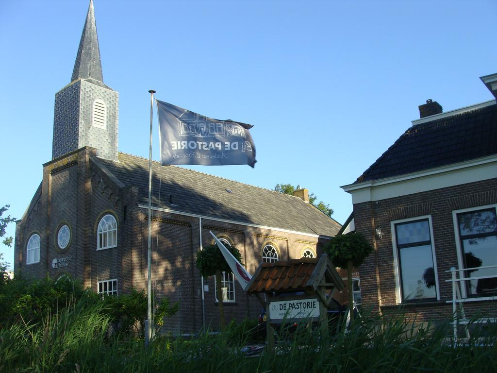 B&B De Pastorie Bij Dokkum Reitsum Exterior photo